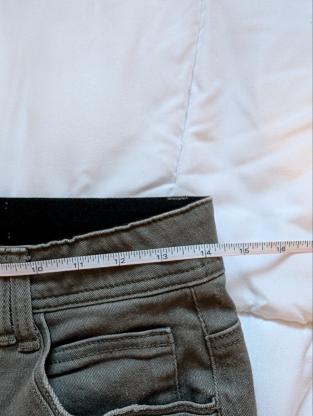 Democracy Women’s Olive Green Straight-Leg Cropped Stretch Waist Jeans Size 6 - Picture 8 of 12